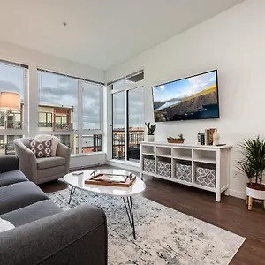 Apartment 506 Union - Downtown Victoria, Secure Parking Included 